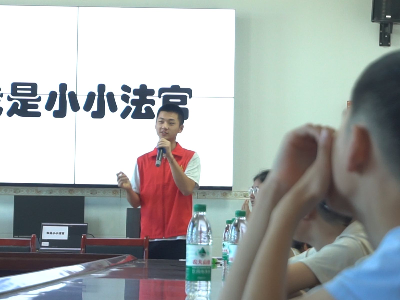 探花系列