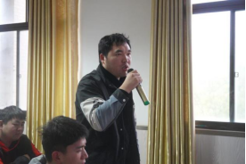 探花系列
