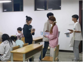 探花系列