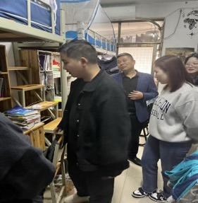 探花系列