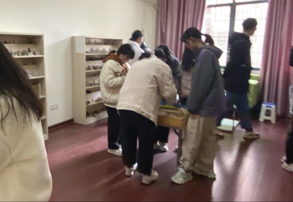 探花系列