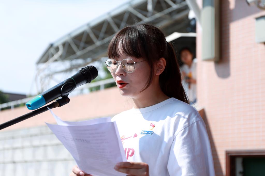 探花系列