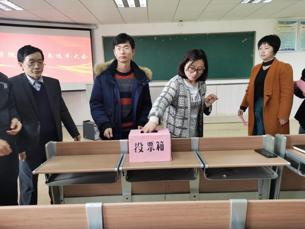探花系列
