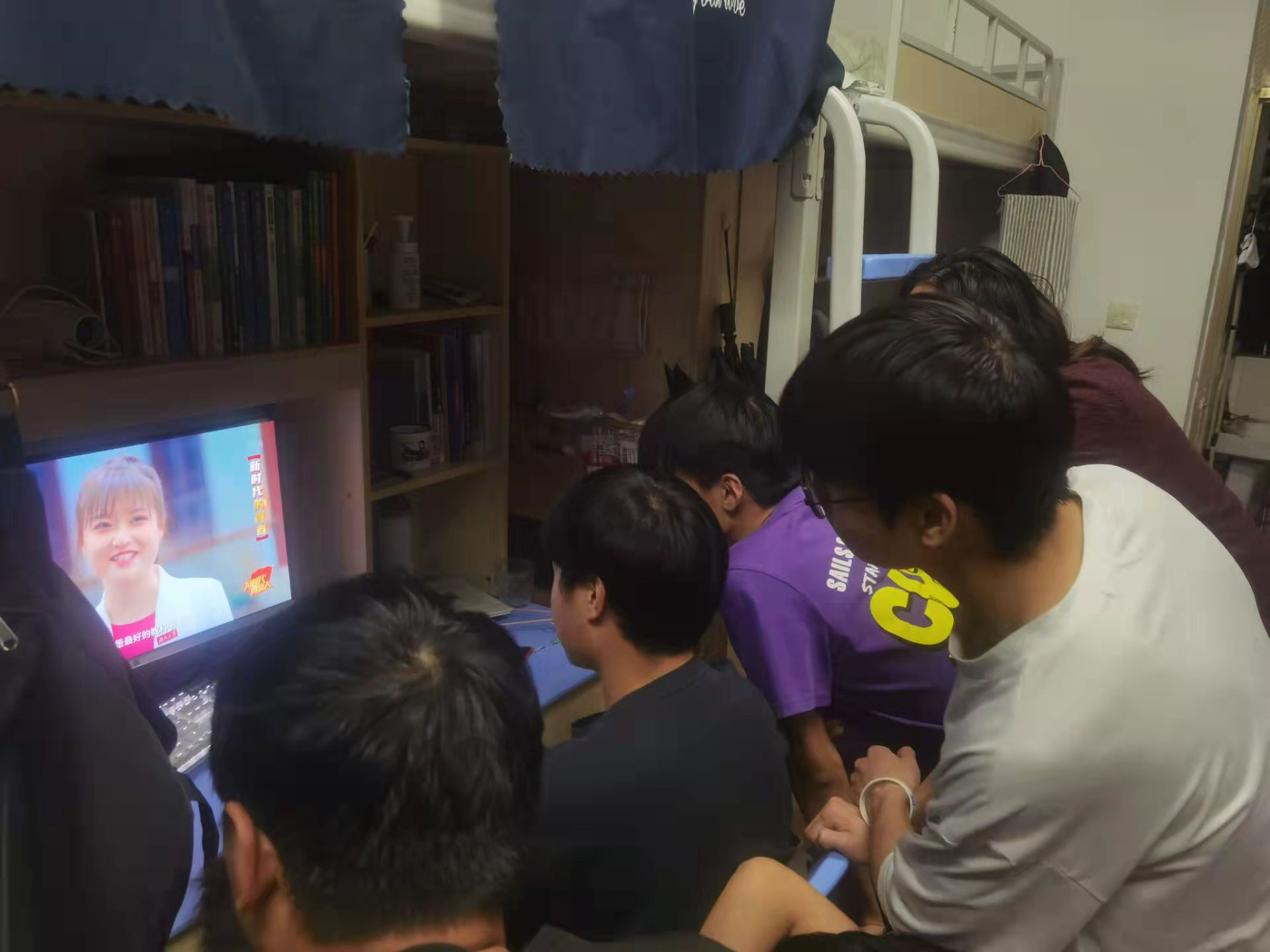 探花系列