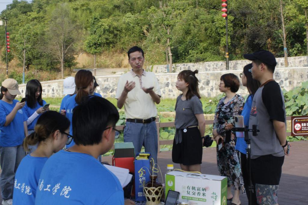 探花系列