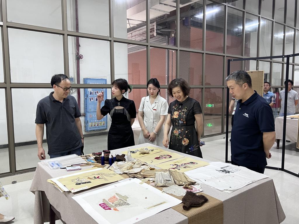 探花系列