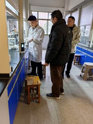 探花系列