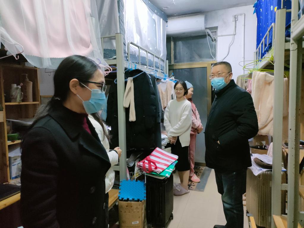 探花系列