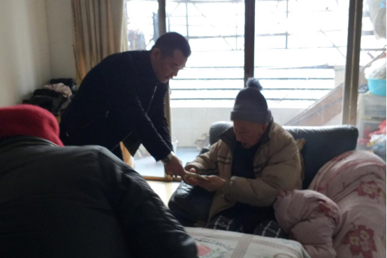 探花系列