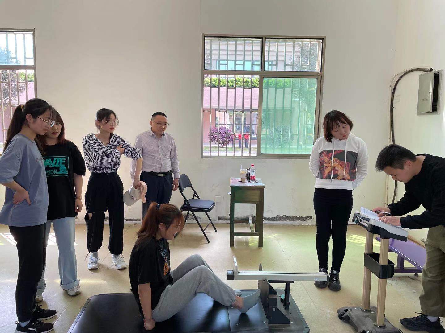 探花系列