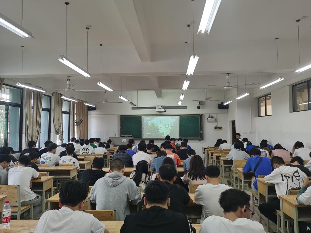 探花系列