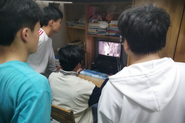探花系列
