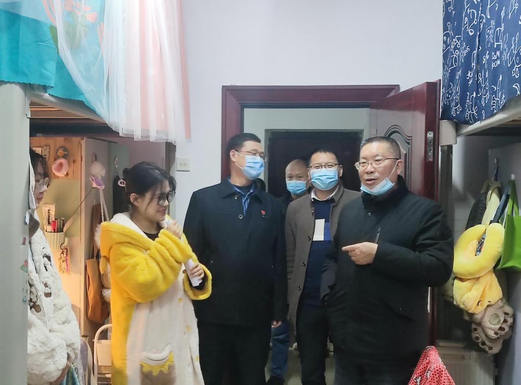 探花系列
