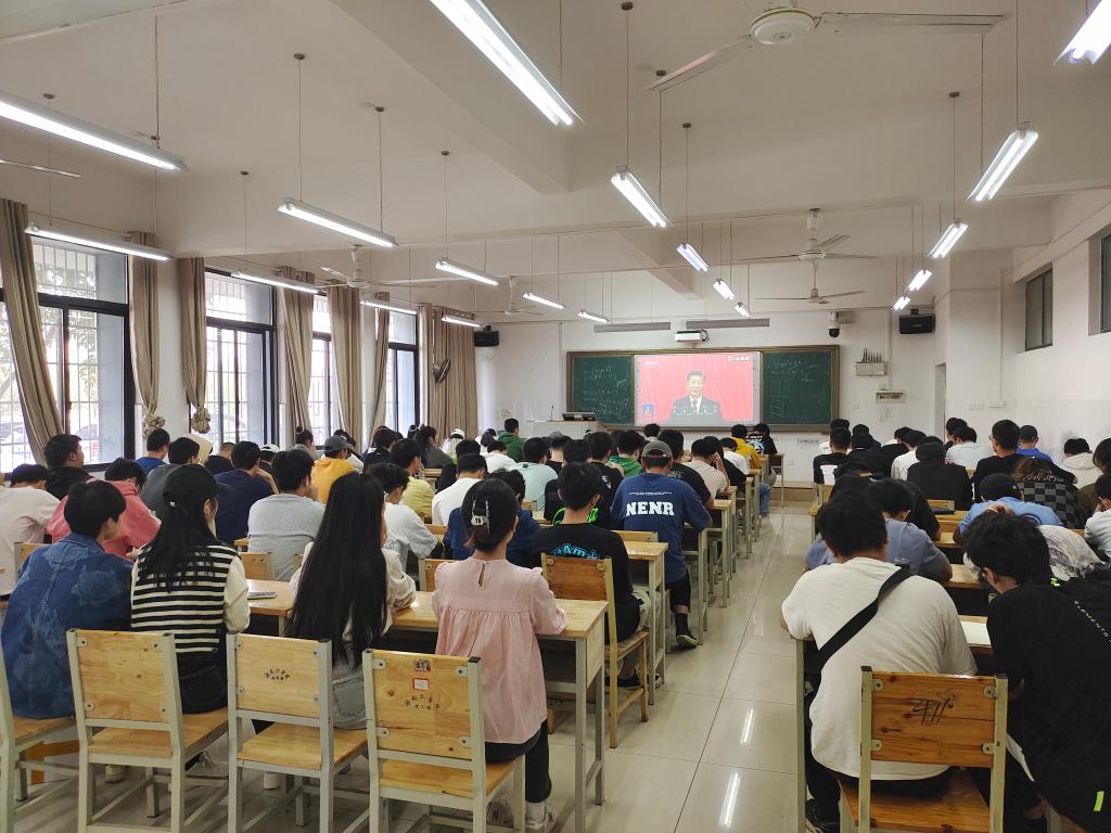 探花系列