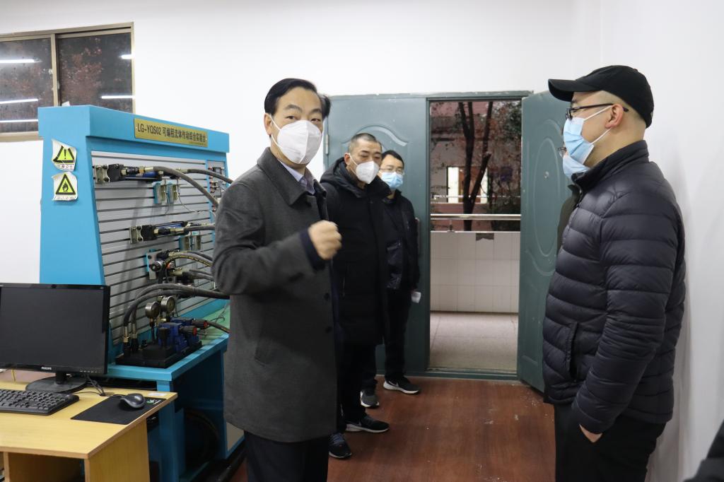 探花系列