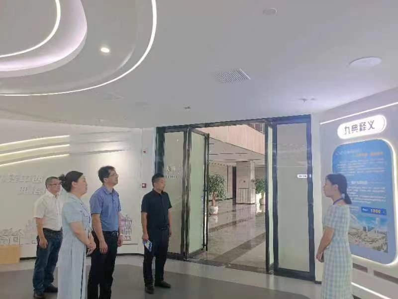 探花系列