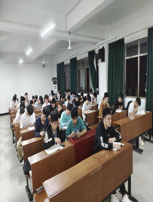 探花系列