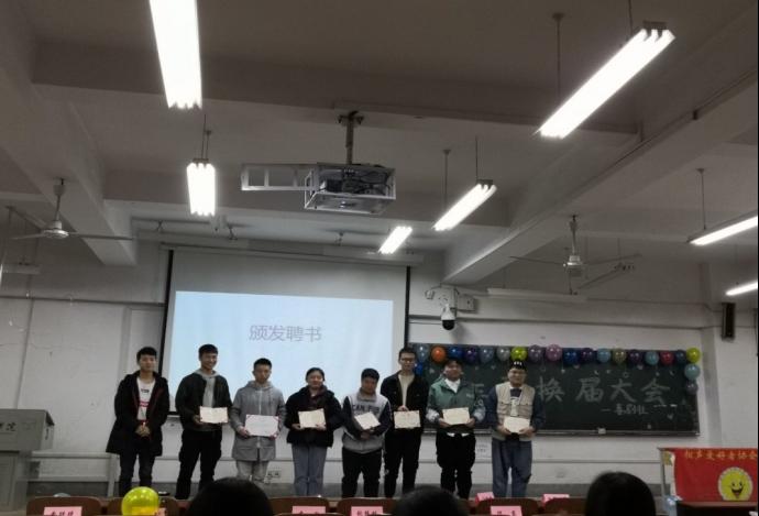 探花系列
