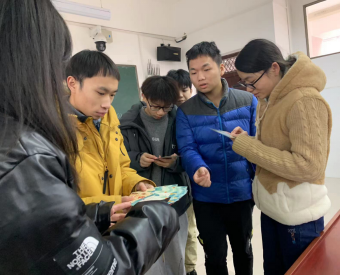 探花系列
