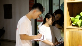 探花系列