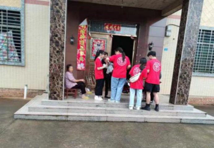 探花系列