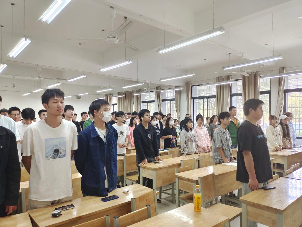 探花系列