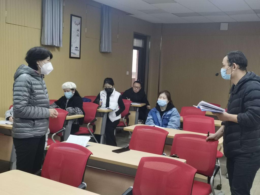 探花系列