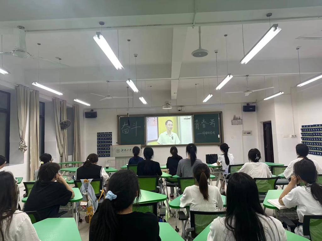 探花系列