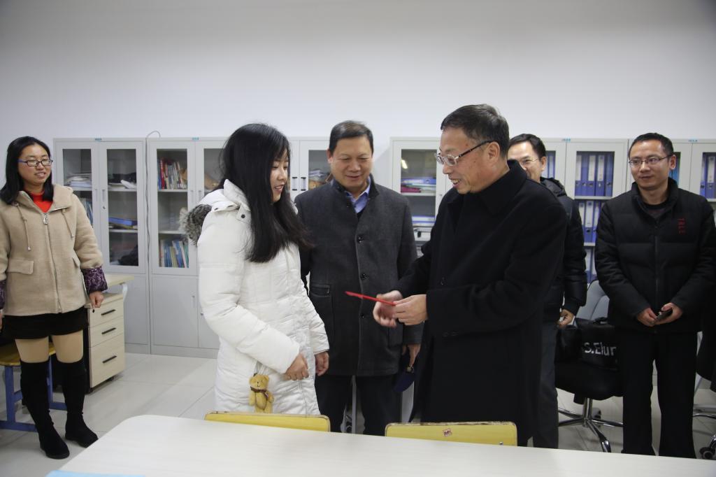 探花系列