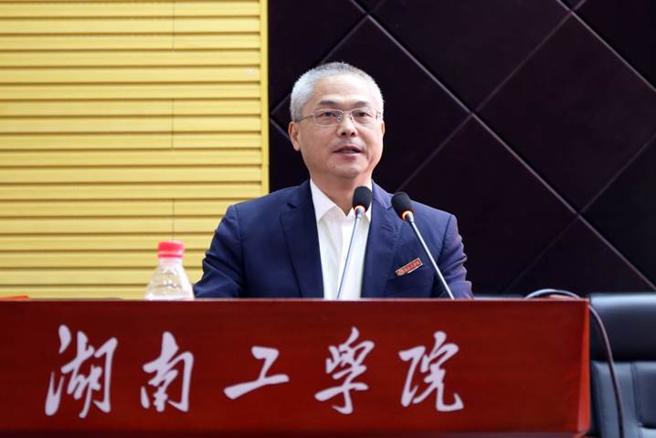 探花系列