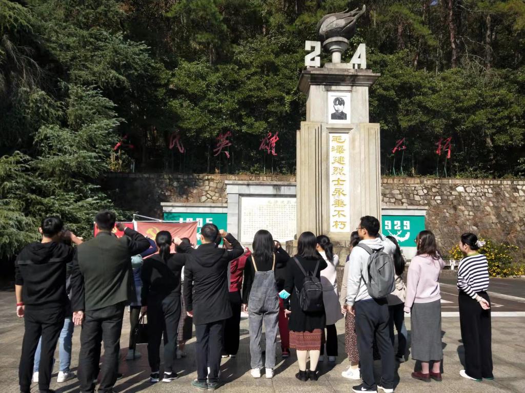 探花系列