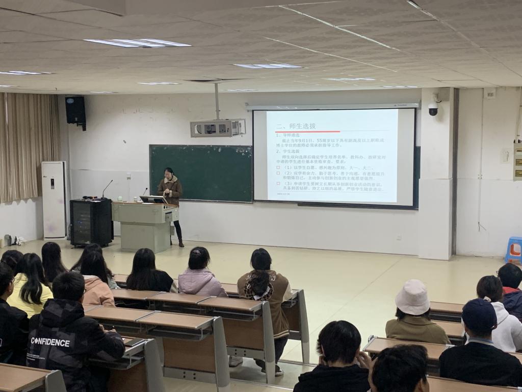 探花系列
